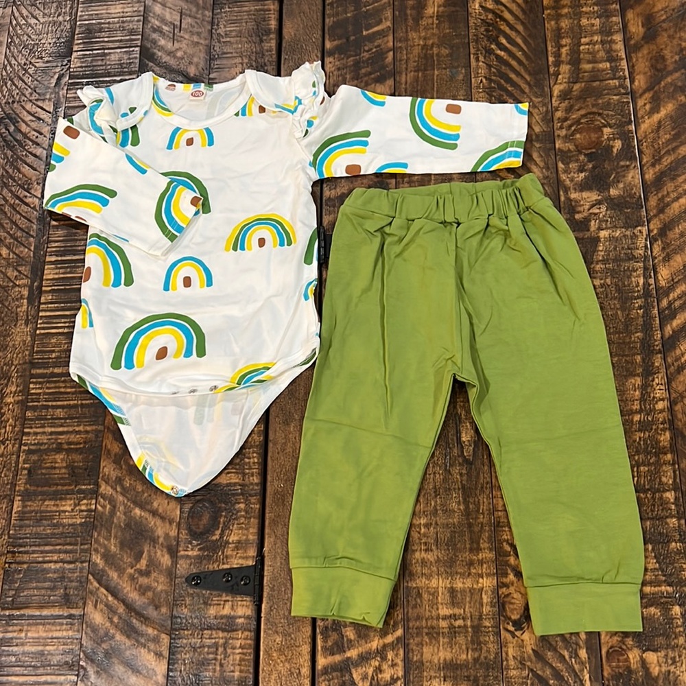 Boutique White & Green matching outfit size 3T